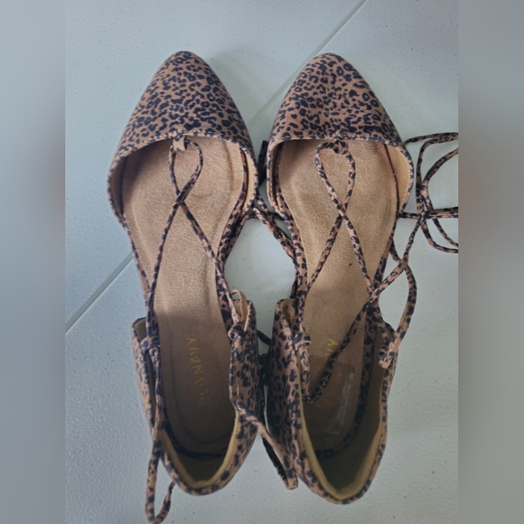 Old Navy Lace up Leopard Cheetah faux suede pointy flats sexy size 6 - Picture 9 of 9